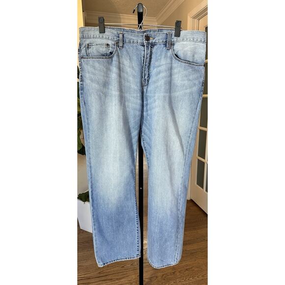 Gap Men’s Straight Fit Jeans 38x30 Light Wash Denim Classic Casual Everyday - Picture 1 of 5